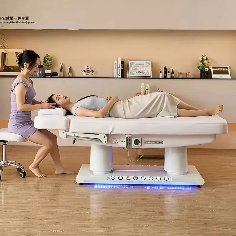 Eyelash Extension London - 2025 Artist Hand Massage Table Facial
